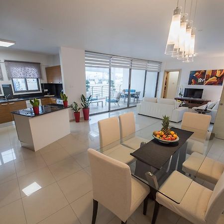 Skylight Megaron Apartment Ларнака Екстериор снимка