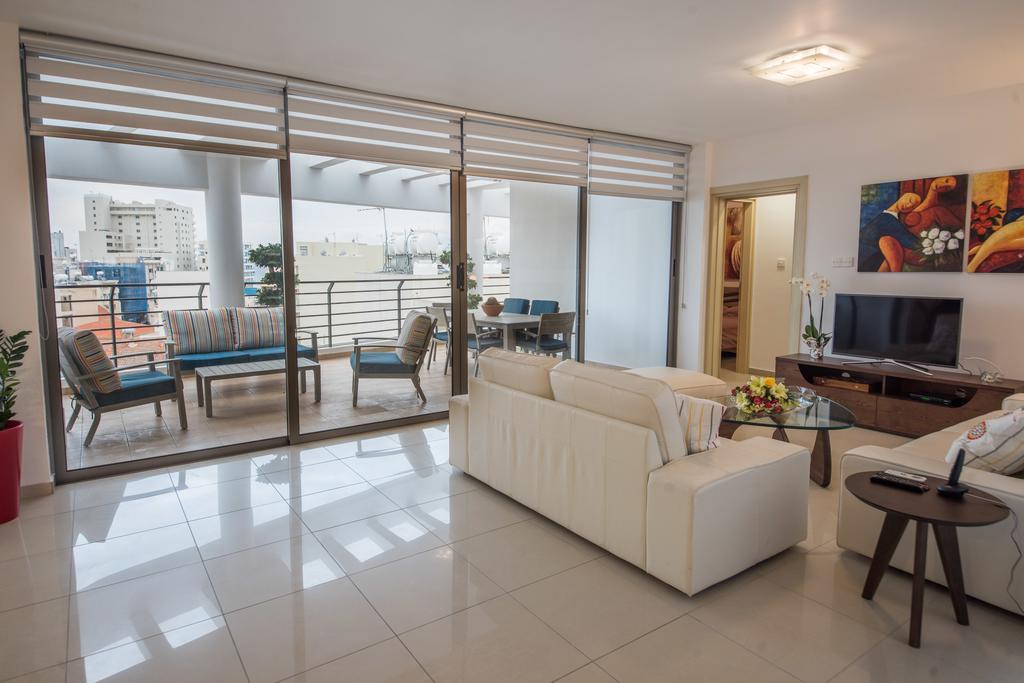 Skylight Megaron Apartment Ларнака Екстериор снимка