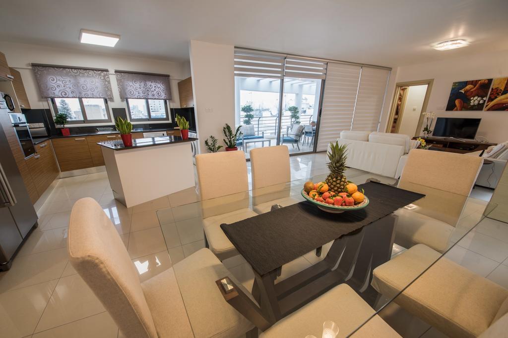 Skylight Megaron Apartment Ларнака Екстериор снимка
