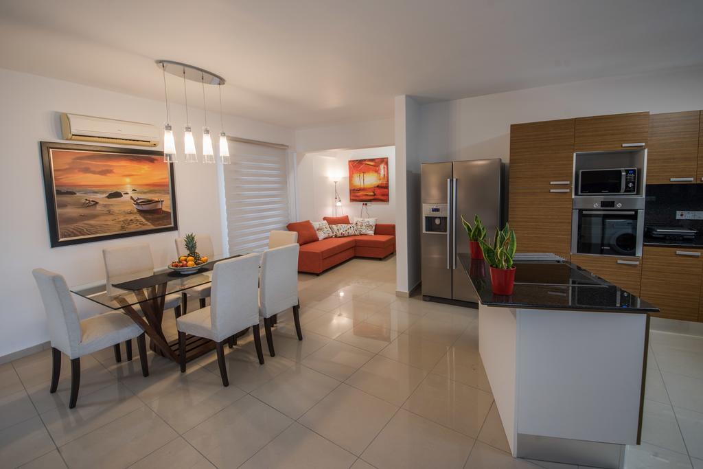 Skylight Megaron Apartment Ларнака Екстериор снимка