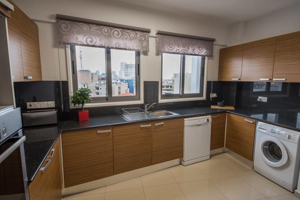 Skylight Megaron Apartment Ларнака Екстериор снимка