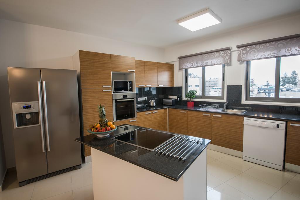 Skylight Megaron Apartment Ларнака Екстериор снимка