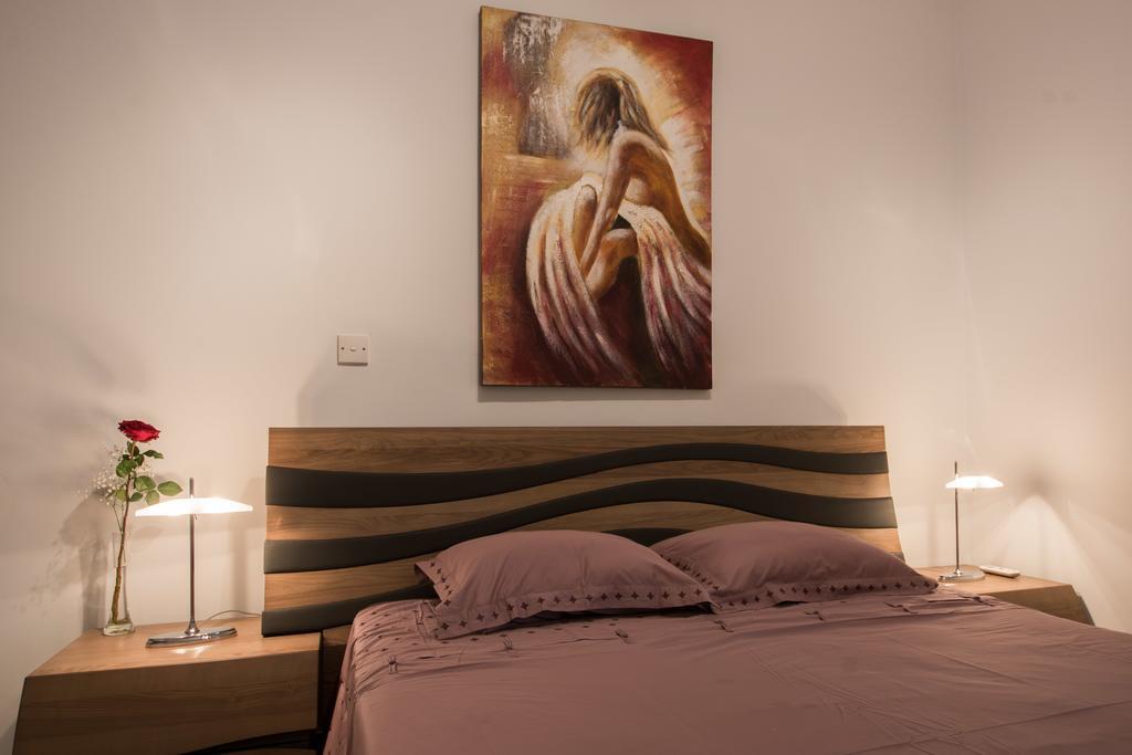 Skylight Megaron Apartment Ларнака Екстериор снимка